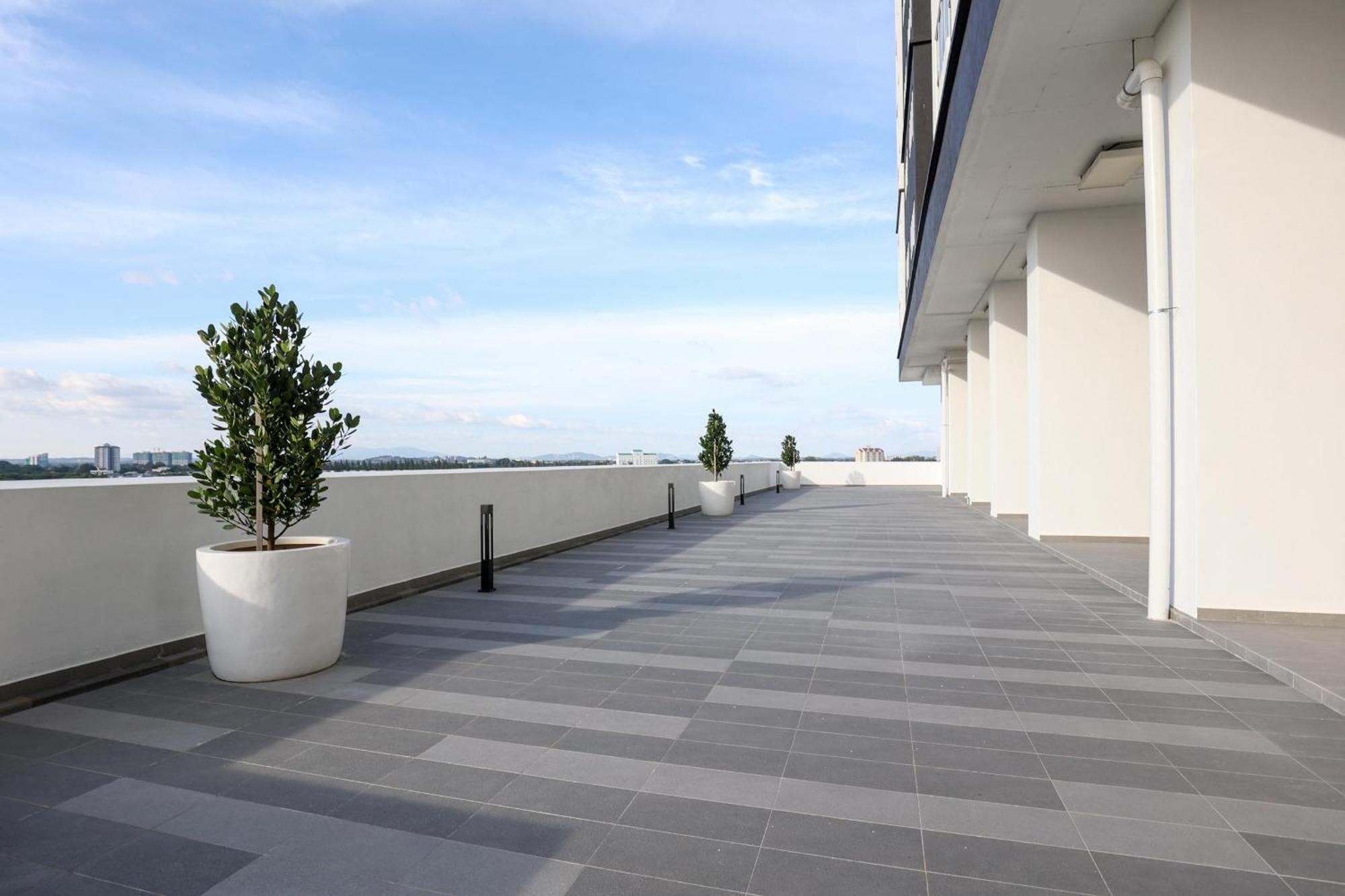 Apartment Bites The Dust Seaview Amber Cove 3318 Malacca